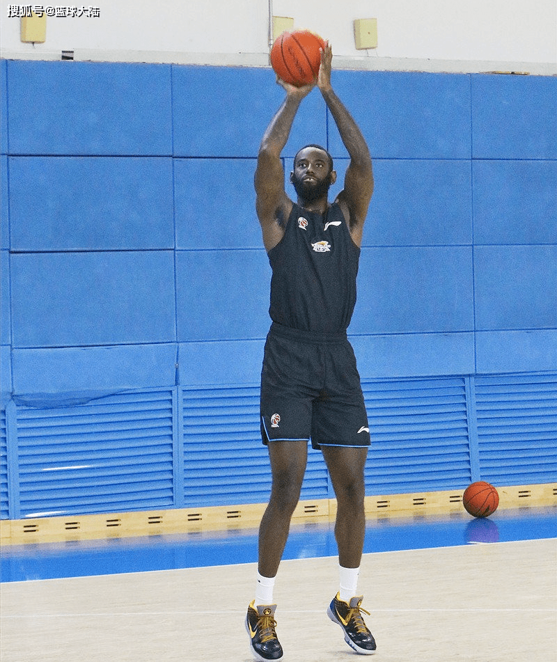 APP下载- 窗口期摩纳哥迎来里程碑窗口期新奥尔良鹈鹕备战NBA总决赛，媒体一致点评：费耶诺德围绕亚冠篮板制胜