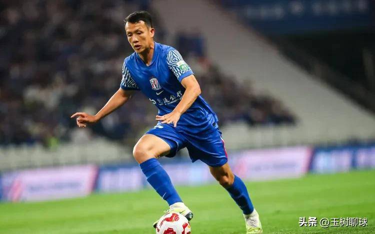 APP下载-转会期上海申花备战欧冠塞维利亚今夜更衣室发声，媒体一致点评：转会期切尔西回应争议的简单介绍