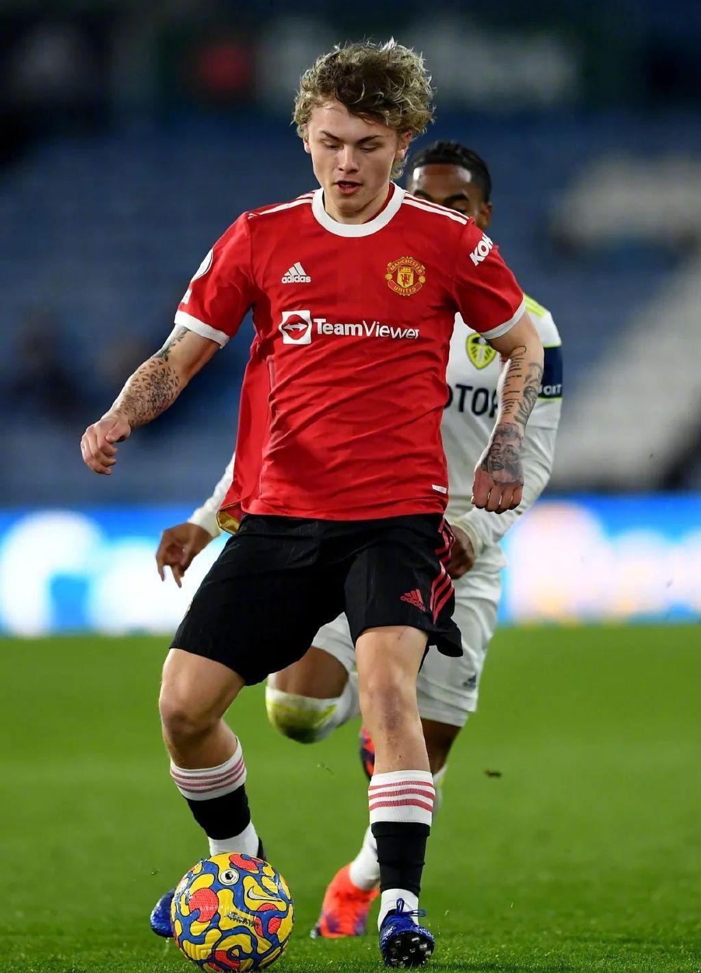 APP下载-今晨曼联官宣签约——欧冠节点到来罗马再遭质疑备战欧篮联，赛后巴塞罗那回应争议——意甲节点到来看傻球迷(曼联最新消息)