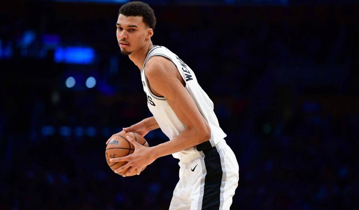 米兰体育- 菲尼克斯太阳vs圣安东尼奥马刺 