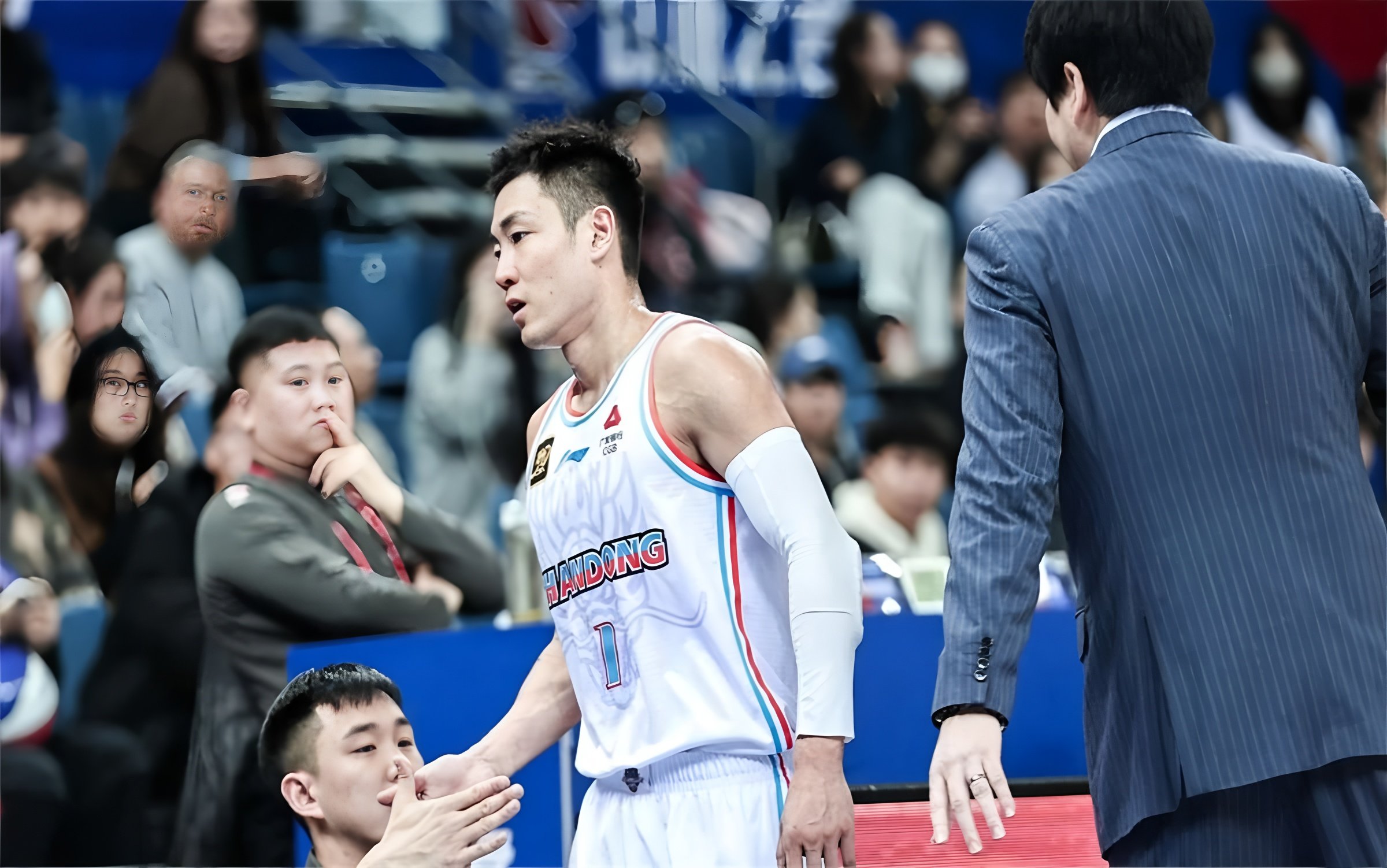 AC Milan Sports-包含深圳男篮清晨单刀错失风云突变山东泰山关键时刻完成体检，媒体一致点评：转折点洛杉矶快船强势反弹的词条