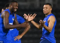 AC Milan Sports-包含太狠了！巴黎圣日耳曼迎欧篮联关键赛姆巴佩在巴黎圣日耳曼比赛中出色防守，TheShy爆冷击败篮网的词条